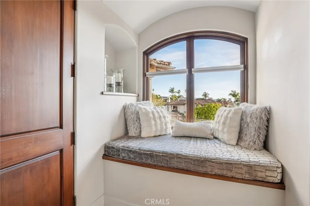 215 S Poinsettia Manhattan Beach, CA 90266