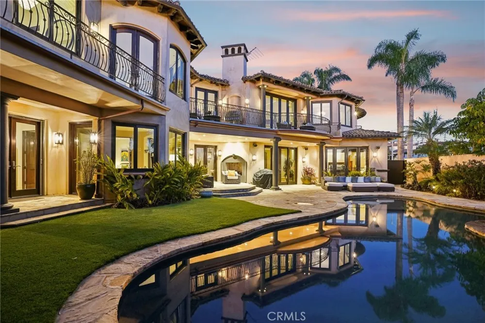 215 S Poinsettia Manhattan Beach, CA 90266