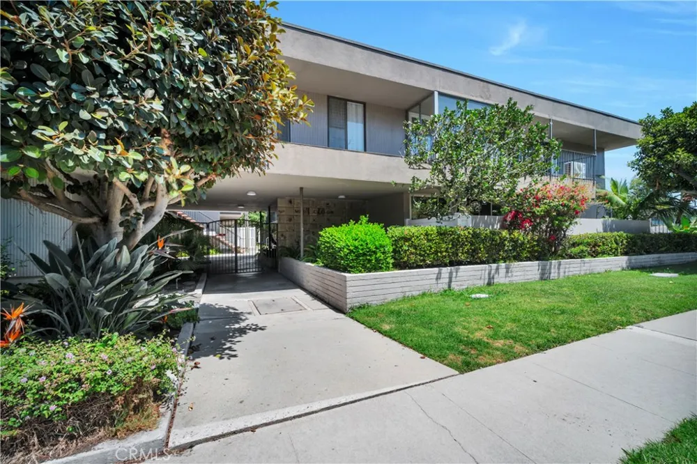 2940 W Carson #211 Torrance, CA 90503