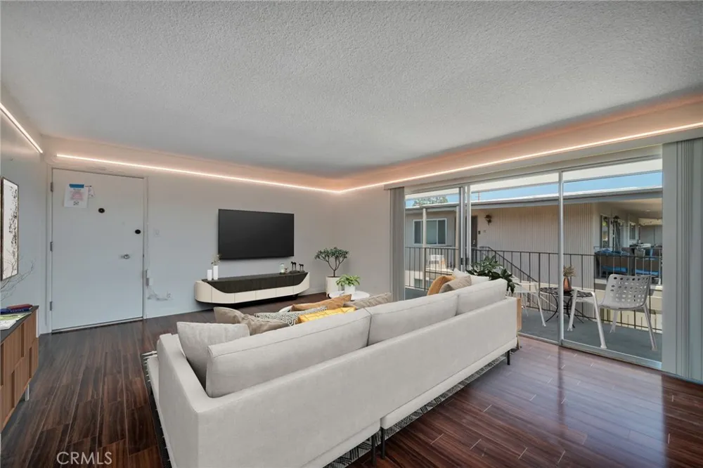 2940 W Carson #211 Torrance, CA 90503