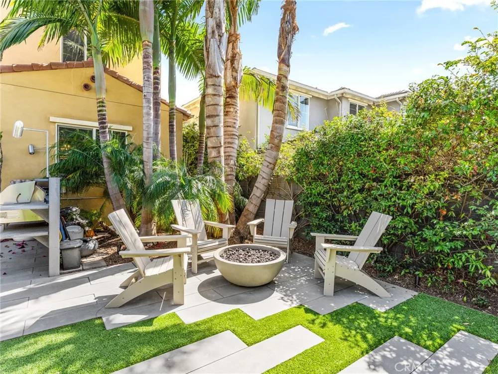 701 W Maple El Segundo, CA 90245