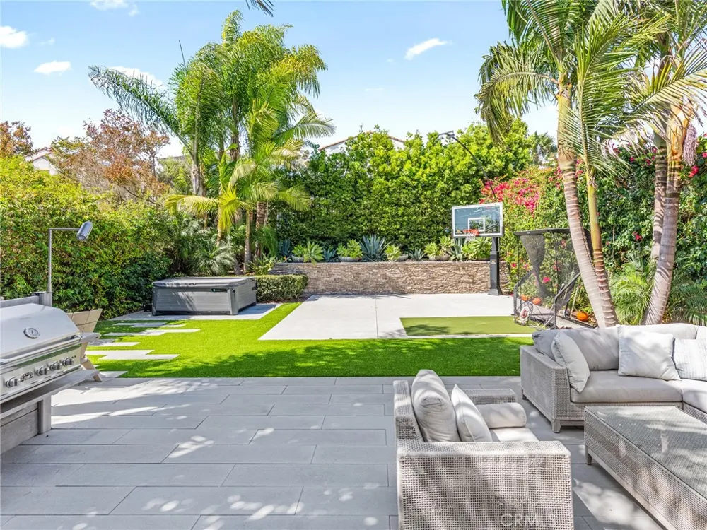 701 W Maple El Segundo, CA 90245
