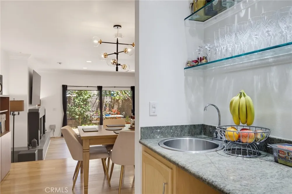 1850 Midvale Avenue #13 Los Angeles, CA 90025