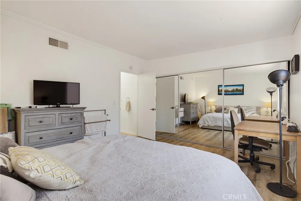 1850 Midvale Avenue #13 Los Angeles, CA 90025