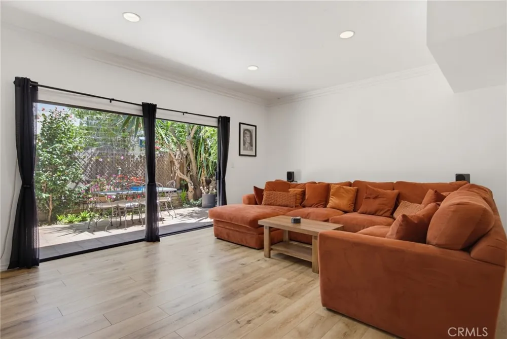 1850 Midvale Avenue #13 Los Angeles, CA 90025
