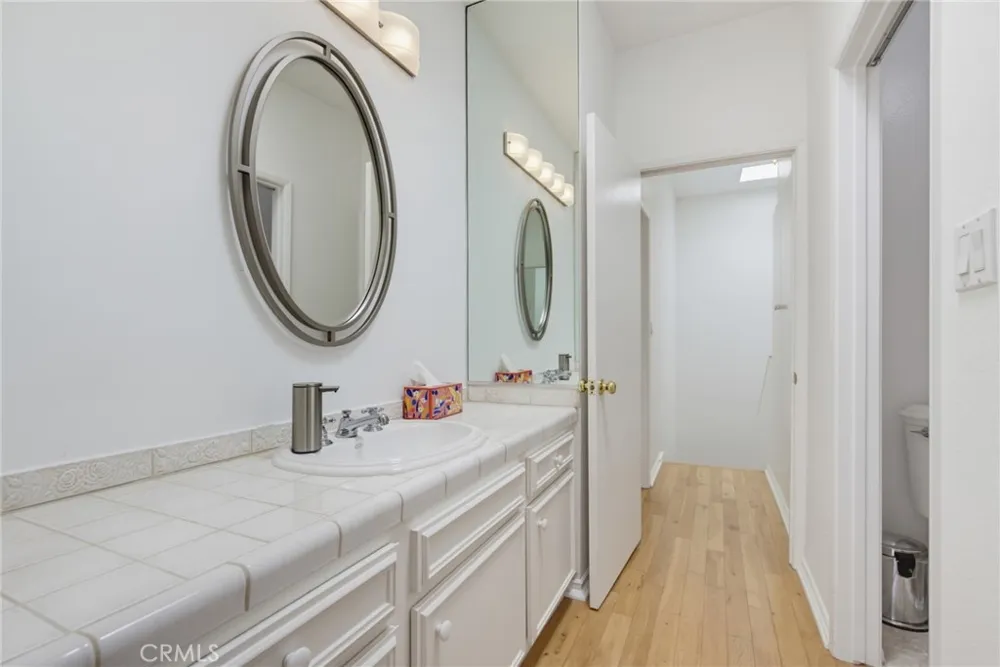 1850 Midvale Avenue #13 Los Angeles, CA 90025