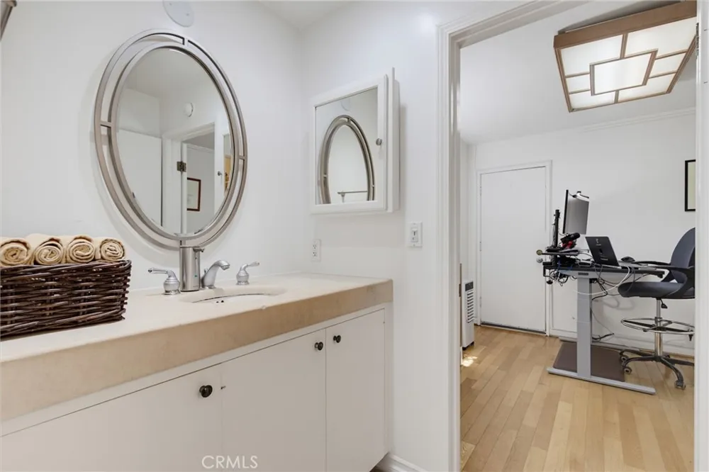1850 Midvale Avenue #13 Los Angeles, CA 90025