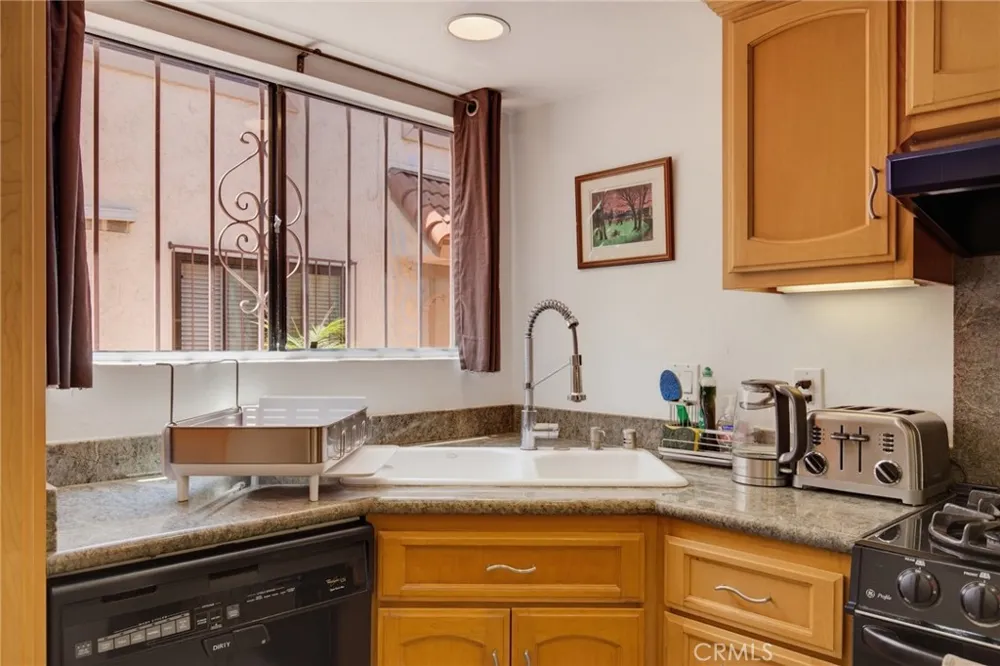 1850 Midvale Avenue #13 Los Angeles, CA 90025