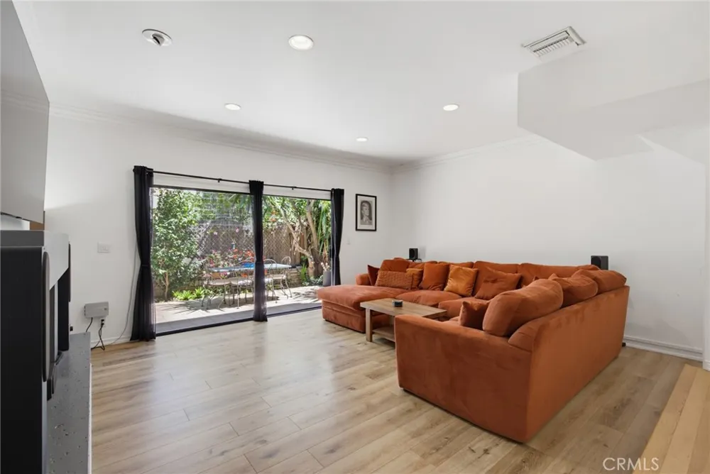 1850 Midvale Avenue #13 Los Angeles, CA 90025