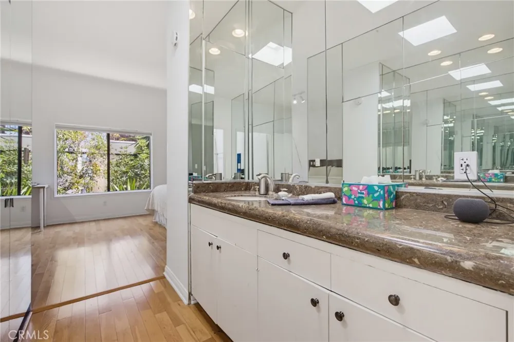 1850 Midvale Avenue #13 Los Angeles, CA 90025