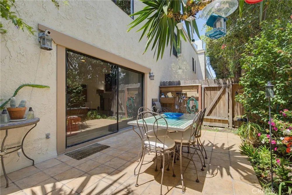 1850 Midvale Avenue #13 Los Angeles, CA 90025