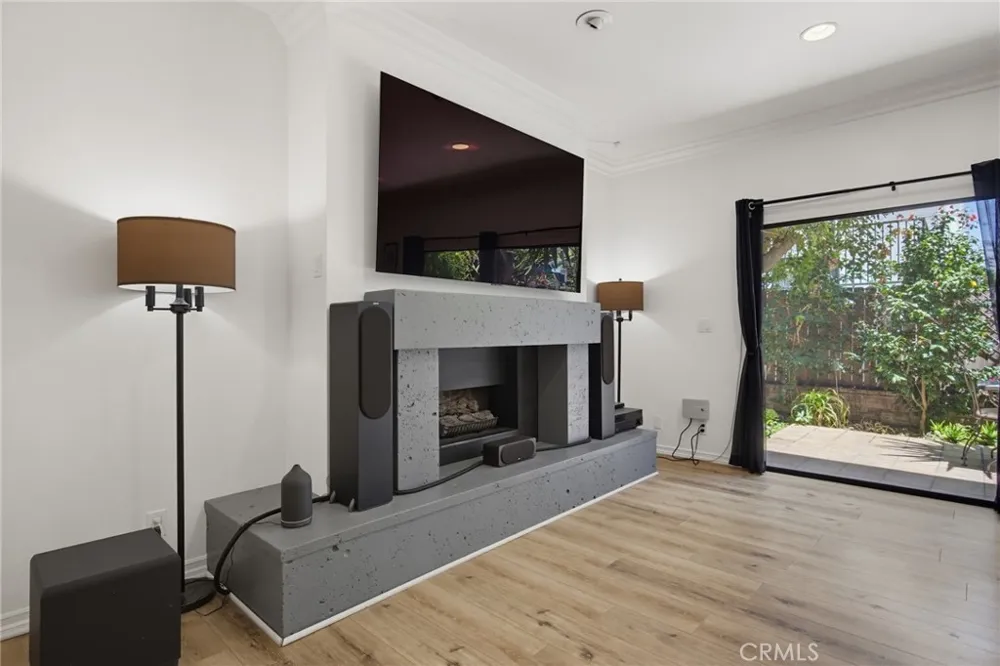 1850 Midvale Avenue #13 Los Angeles, CA 90025