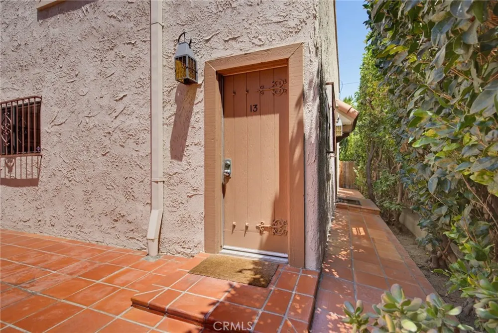 1850 Midvale Avenue #13 Los Angeles, CA 90025