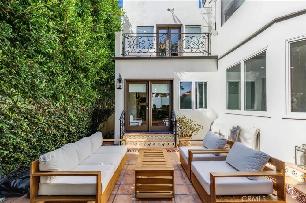 620 9th St Manhattan Beach, CA 90266