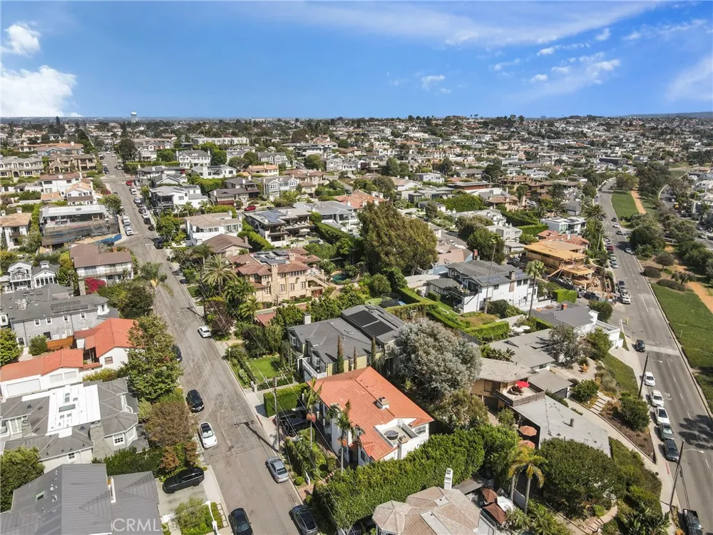 620 9th St Manhattan Beach, CA 90266