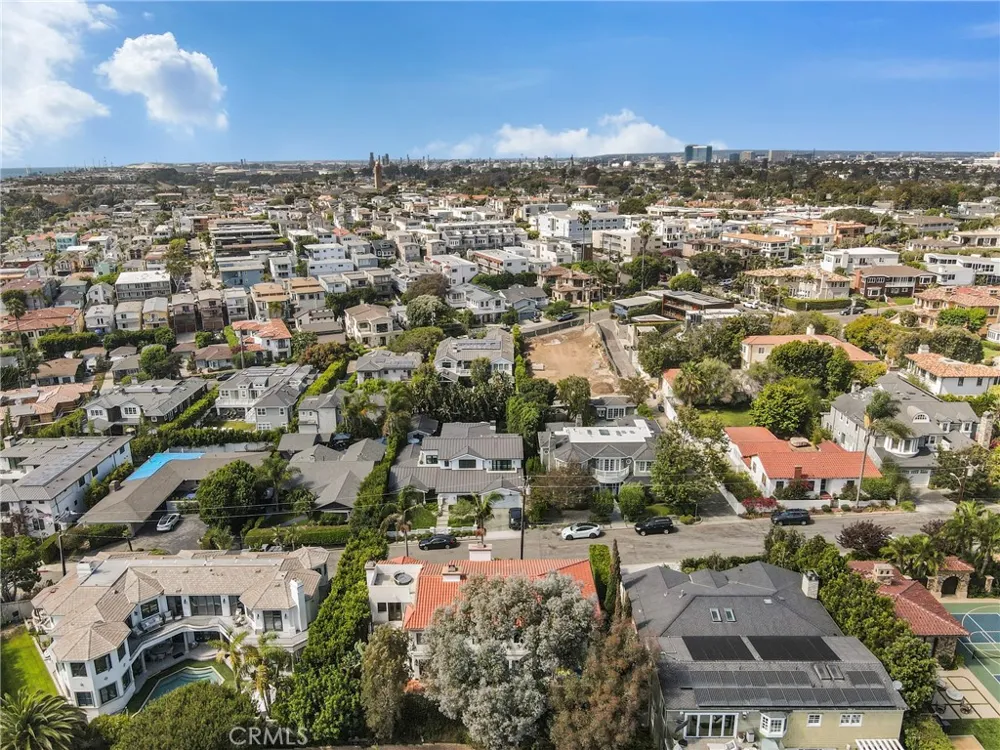 620 9th St Manhattan Beach, CA 90266