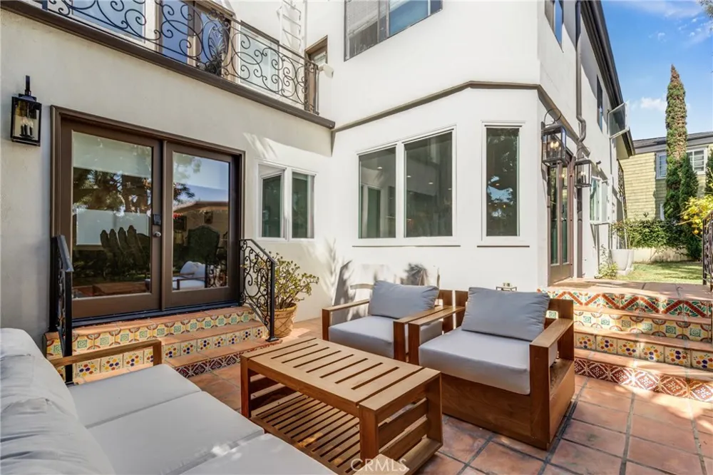620 9th St Manhattan Beach, CA 90266