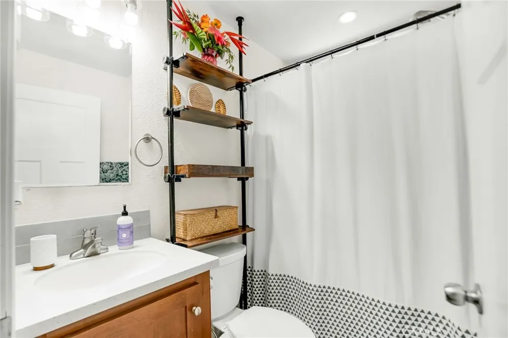2355 Lomita Blvd #16 Lomita, CA 90717