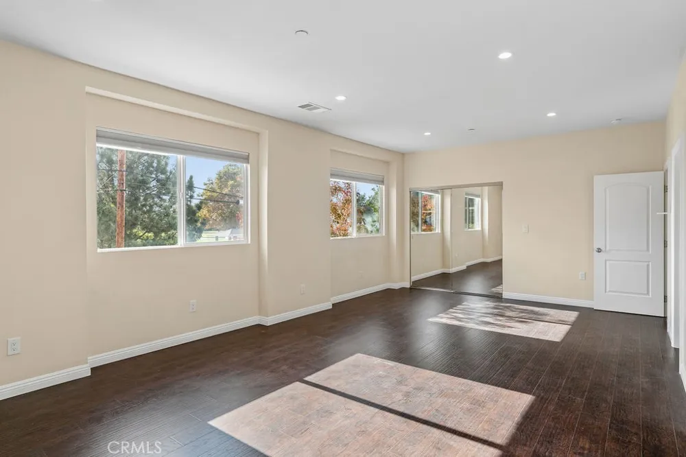 24842 Frampton Avenue Harbor City, CA 90710