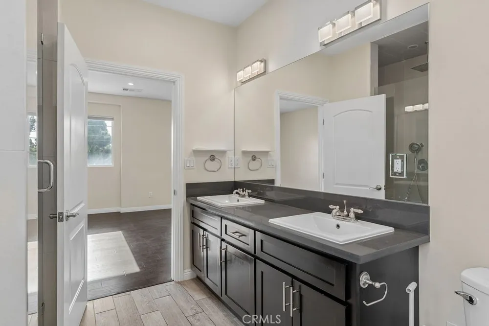 24842 Frampton Avenue Harbor City, CA 90710