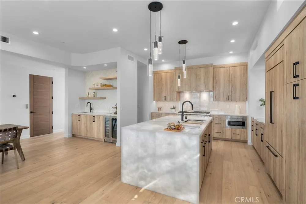 947 7th Street Hermosa Beach, CA 90254