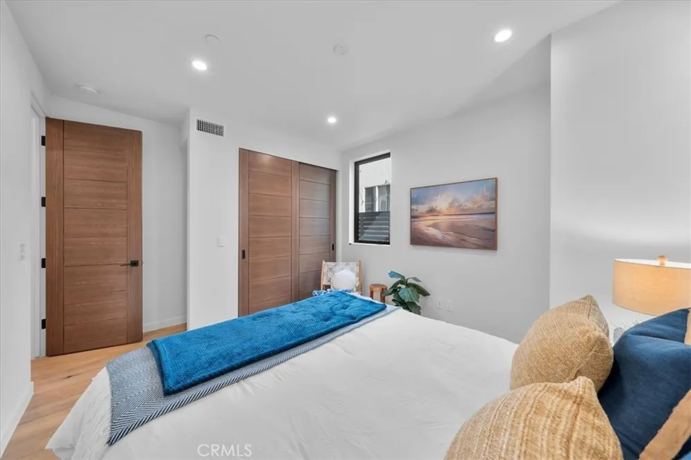 947 7th Street Hermosa Beach, CA 90254