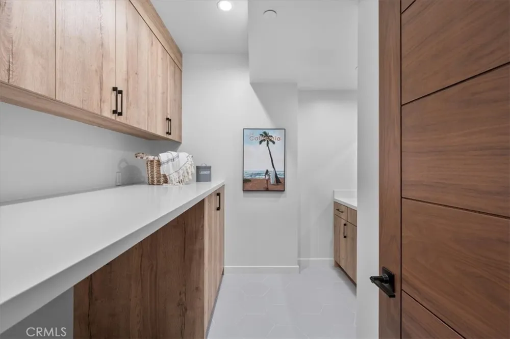 947 7th Street Hermosa Beach, CA 90254