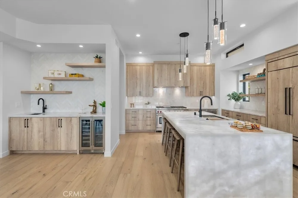 947 7th Street Hermosa Beach, CA 90254