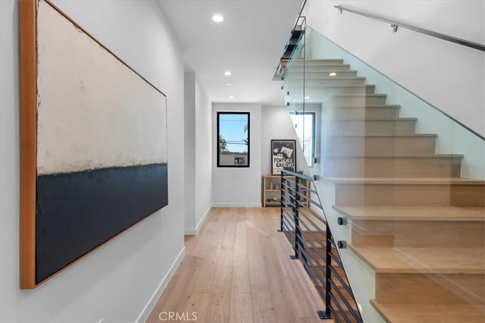 947 7th Street Hermosa Beach, CA 90254