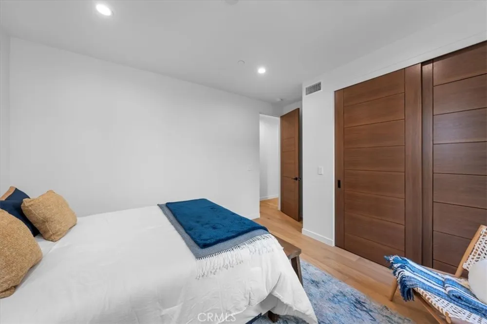 947 7th Street Hermosa Beach, CA 90254