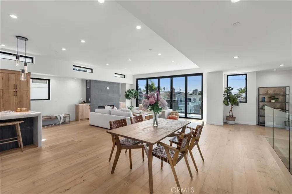 947 7th Street Hermosa Beach, CA 90254