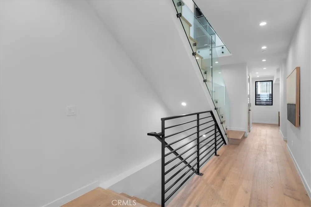 947 7th Street Hermosa Beach, CA 90254