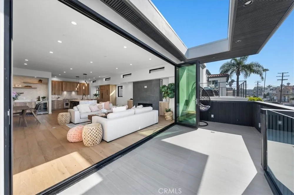 947 7th Street Hermosa Beach, CA 90254