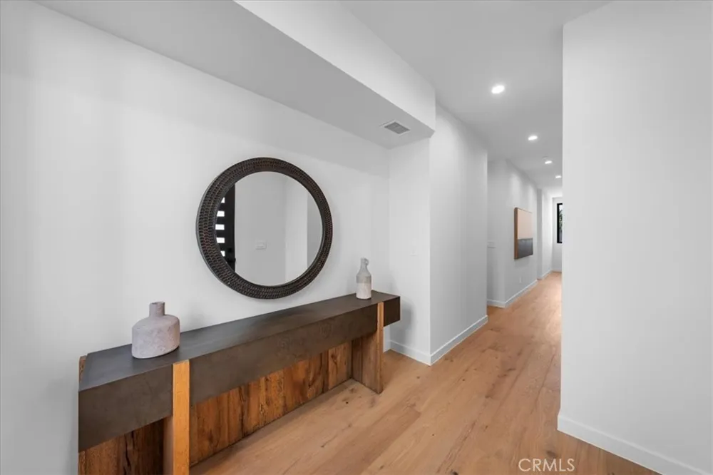 947 7th Street Hermosa Beach, CA 90254
