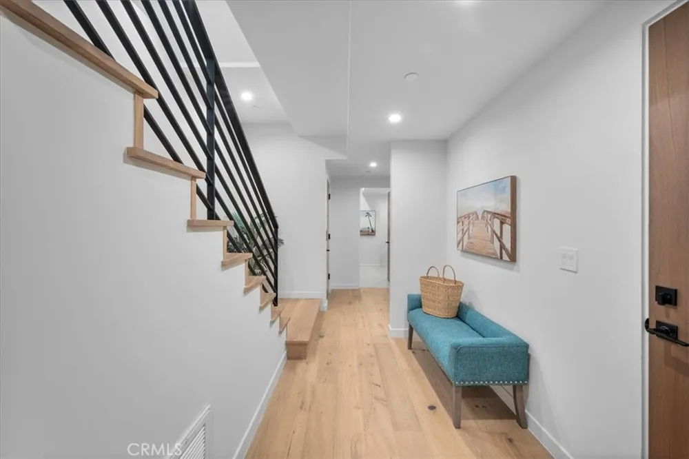 947 7th Street Hermosa Beach, CA 90254