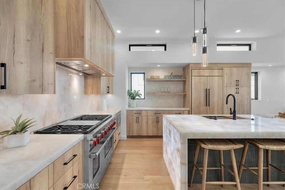 947 7th Street Hermosa Beach, CA 90254