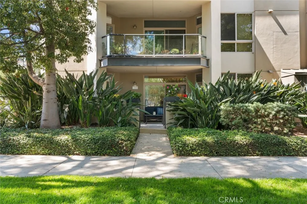 13044 Pacific Promenade #128 Playa Vista, CA 90094