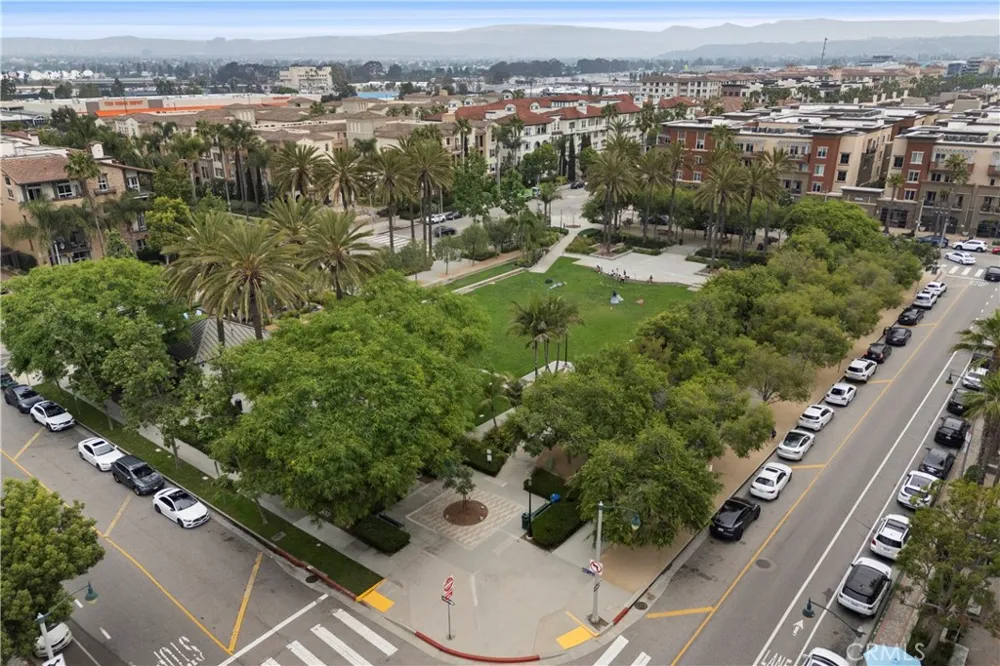 13044 Pacific Promenade #128 Playa Vista, CA 90094