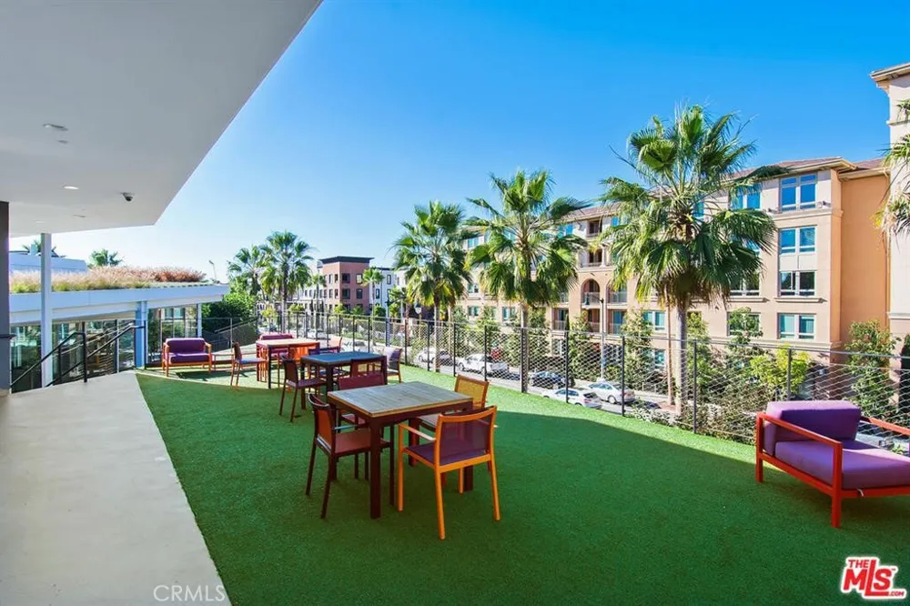 13044 Pacific Promenade #128 Playa Vista, CA 90094