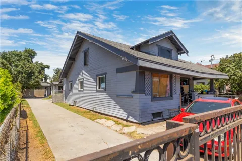 1253 E 46th