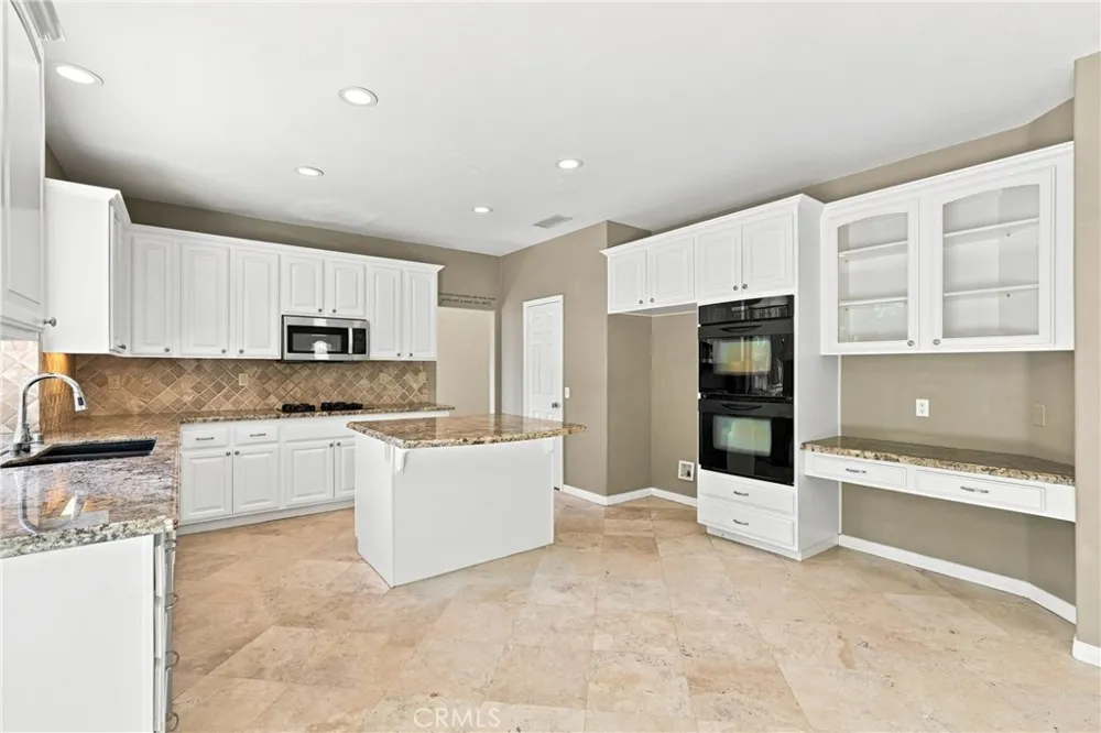 4108 Crestview Drive Lake Elsinore, CA 92530