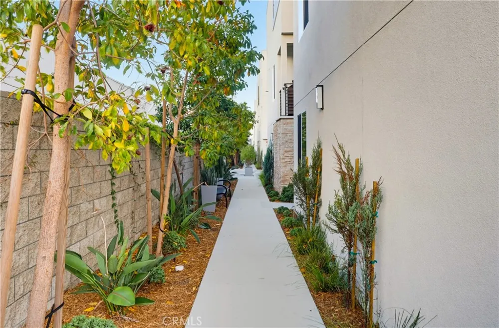 14352 Andean Way Gardena, CA 90249
