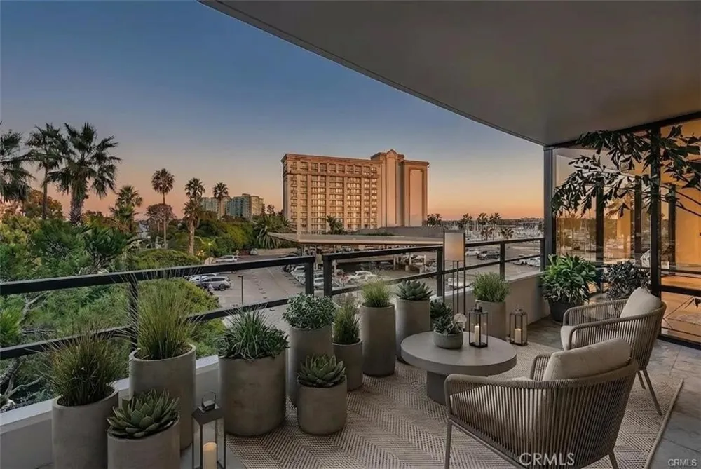 4337 Marina City Dr #149 Marina del Rey, CA 90292