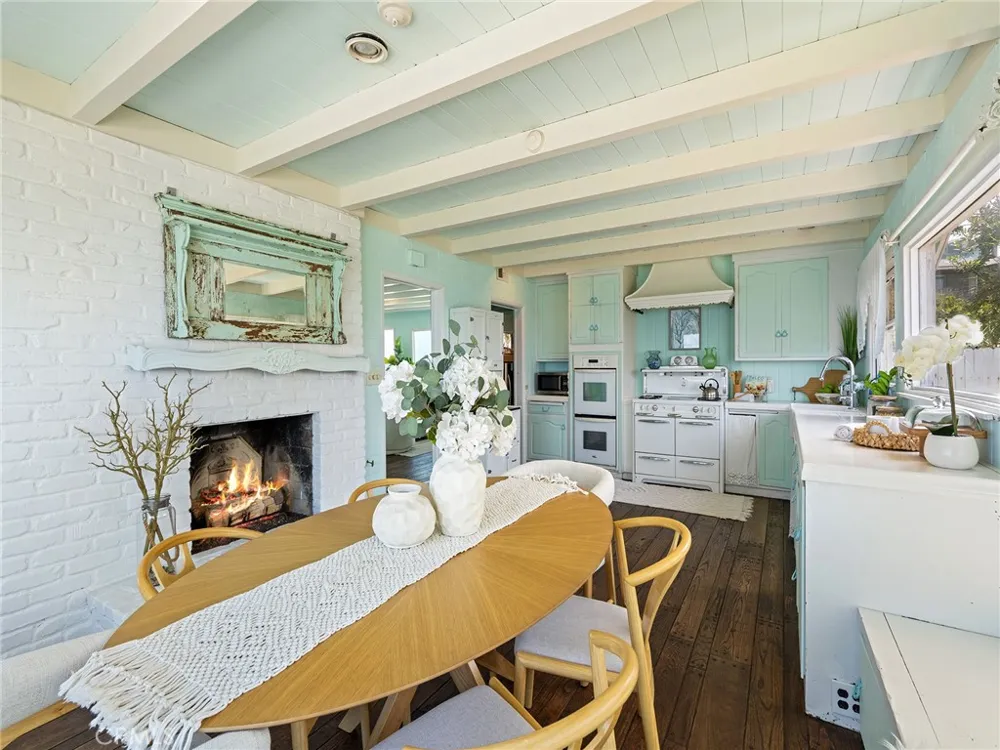 809 Esplanade Redondo Beach, CA 90277
