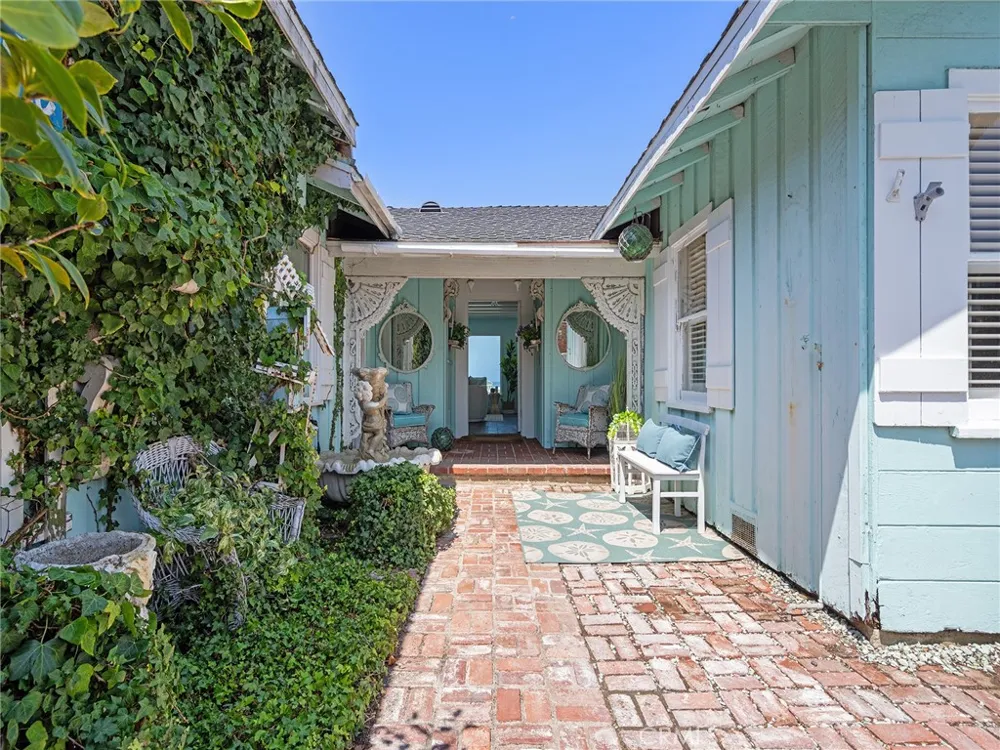 809 Esplanade Redondo Beach, CA 90277