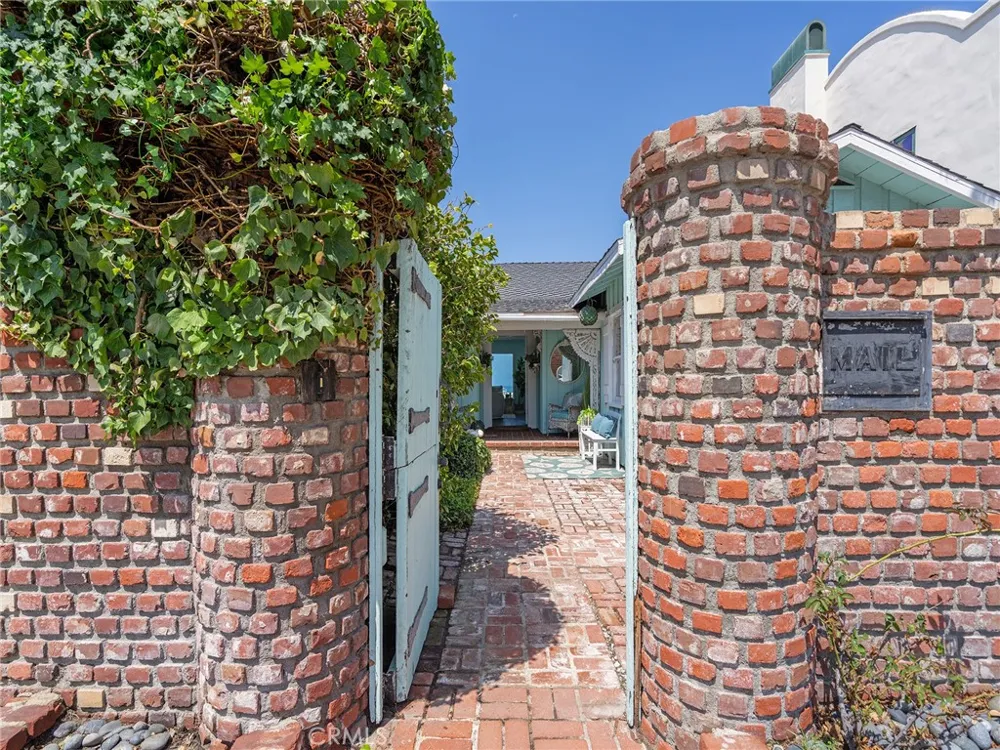 809 Esplanade Redondo Beach, CA 90277