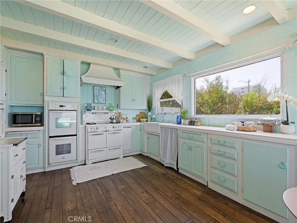 809 Esplanade Redondo Beach, CA 90277