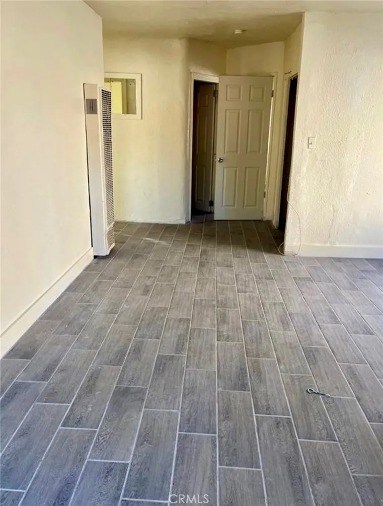 1448 W 106th Los Angeles, CA 90047