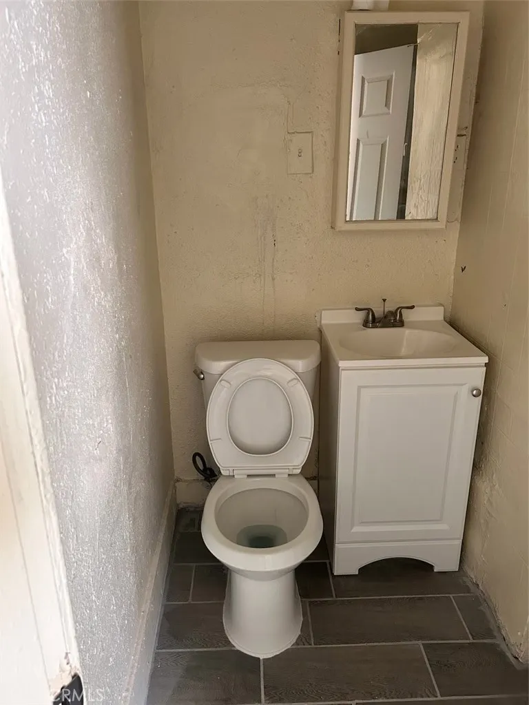1448 W 106th Los Angeles, CA 90047