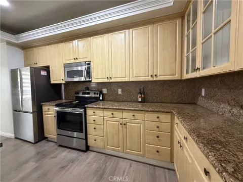 4477 Wilshire Blvd #104